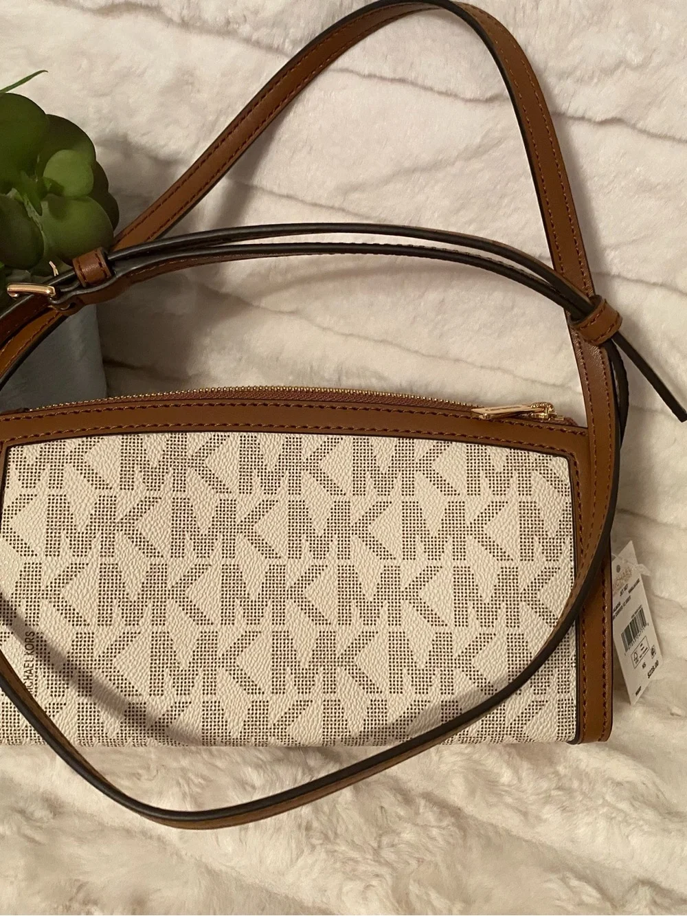 Brand New Michael Kors Crossbody Bag and Wallet Set